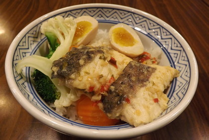 吉野家の泰式鱸魚丼